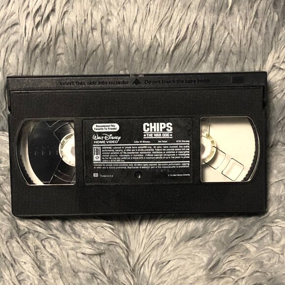 CHIPS THE WAR DOG VHS Disney Brandon Douglas WWII German Shepherd 1989 - Picture 2 of 3